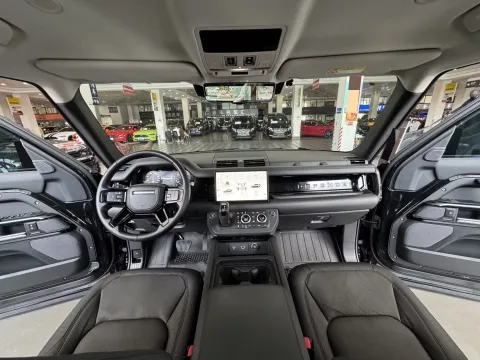 2024 Land Rover Defender 3.0T 400HP L6 8AT