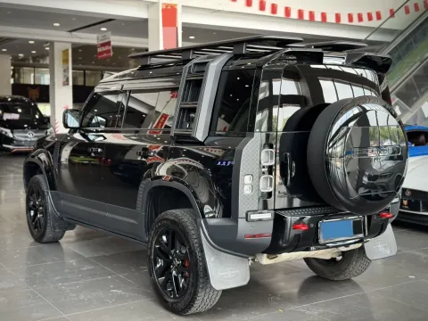 2024 Land Rover Defender 3.0T 400HP L6 8AT