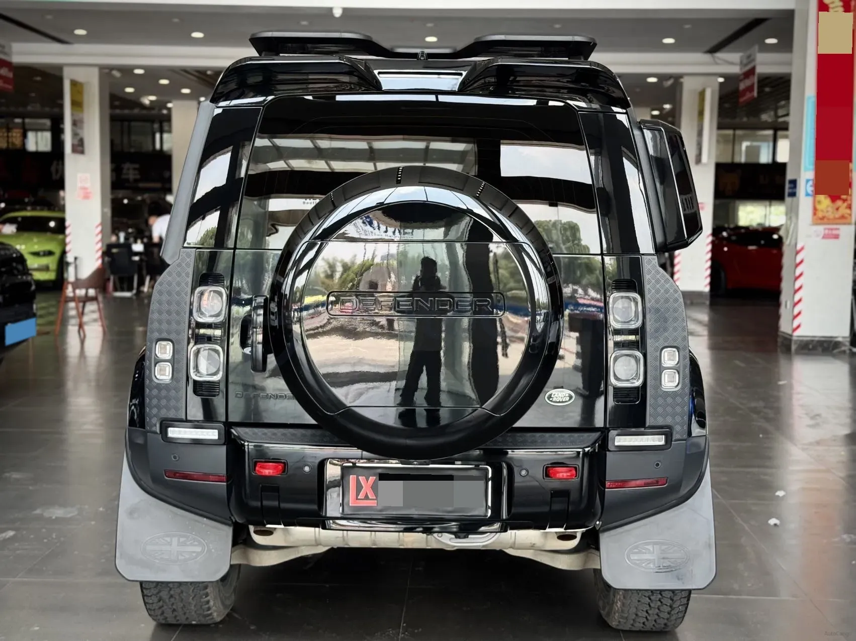 2024 Land Rover Defender 3.0T 400HP L6 8AT,autocango,china used car exporter,china ev exporter,chinese used car exporter,chinese used ev exporter