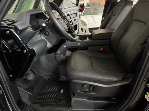 2024 Land Rover Defender 3.0T 400HP L6 8AT