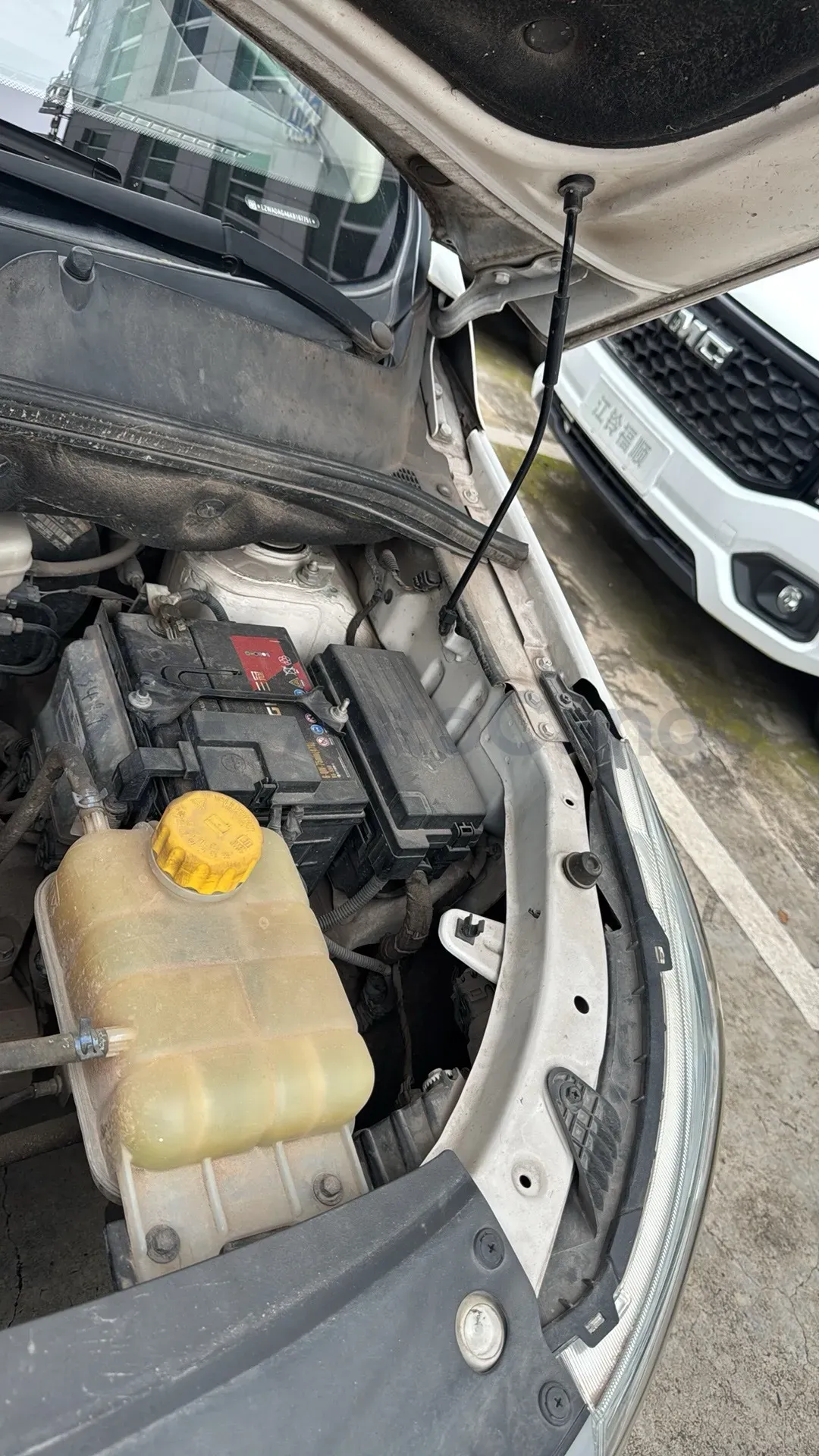 2019 BaoJun 730 1.5L 105HP L4 6MT,autocango,china used car exporter,china ev exporter,chinese used car exporter,chinese used ev exporter