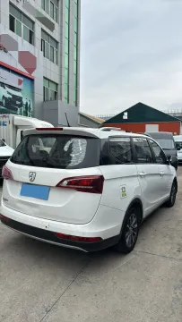 2019 BaoJun 730 1.5L 105HP L4 6MT,autocango,china used car exporter,china ev exporter,chinese used car exporter,chinese used ev exporter
