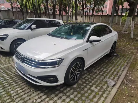 2019 VOLKSWAGEN PASSAT,autocango,china used car exporter,china ev exporter,chinese used car exporter,chinese used ev exporter