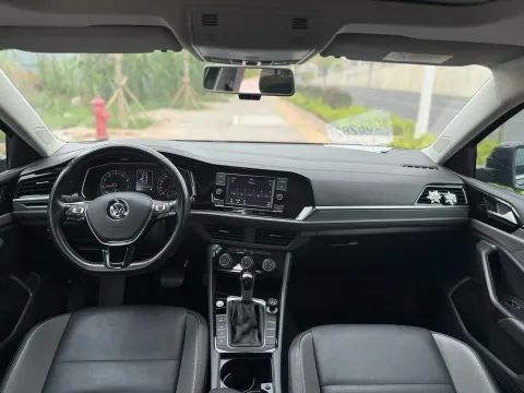 2019 Jeep Renegade 1.3T 173HP L4 7DCT,autocango,china used car exporter,china ev exporter,chinese used car exporter,chinese used ev exporter