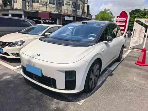 2025 LI I8,autocango,china used car exporter,china ev exporter,chinese used car exporter,chinese used ev exporter
