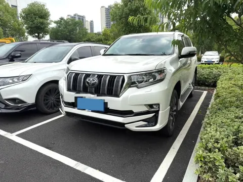 2023 LAND ROVER DEFENDER,autocango,china used car exporter,china ev exporter,chinese used car exporter,chinese used ev exporter