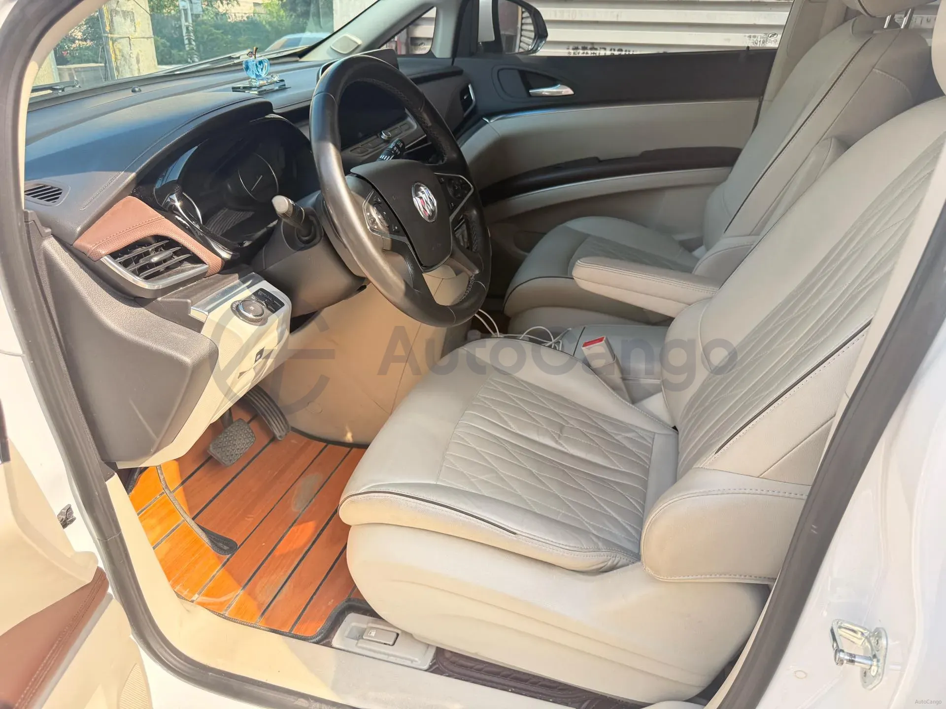 2022 Buick GL8 2.0T 237HP L4 9AT,autocango,china used car exporter,china ev exporter,chinese used car exporter,chinese used ev exporter