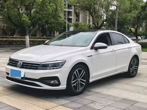2021 VOLKSWAGEN T-ROC,autocango,china used car exporter,china ev exporter,chinese used car exporter,chinese used ev exporter