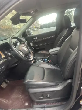2018 Jeep Commander 2.0T 234HP L4 9AT,autocango,china used car exporter,china ev exporter,chinese used car exporter,chinese used ev exporter