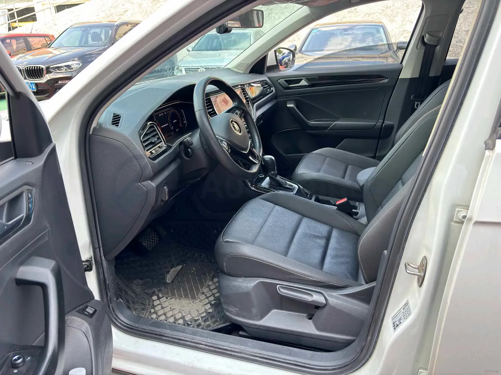 2021 Volkswagen T-Roc 1.4T 150HP L4 7DCT,autocango,china used car exporter,china ev exporter,chinese used car exporter,chinese used ev exporter
