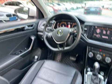 2021 Volkswagen T-Roc 1.4T 150HP L4 7DCT