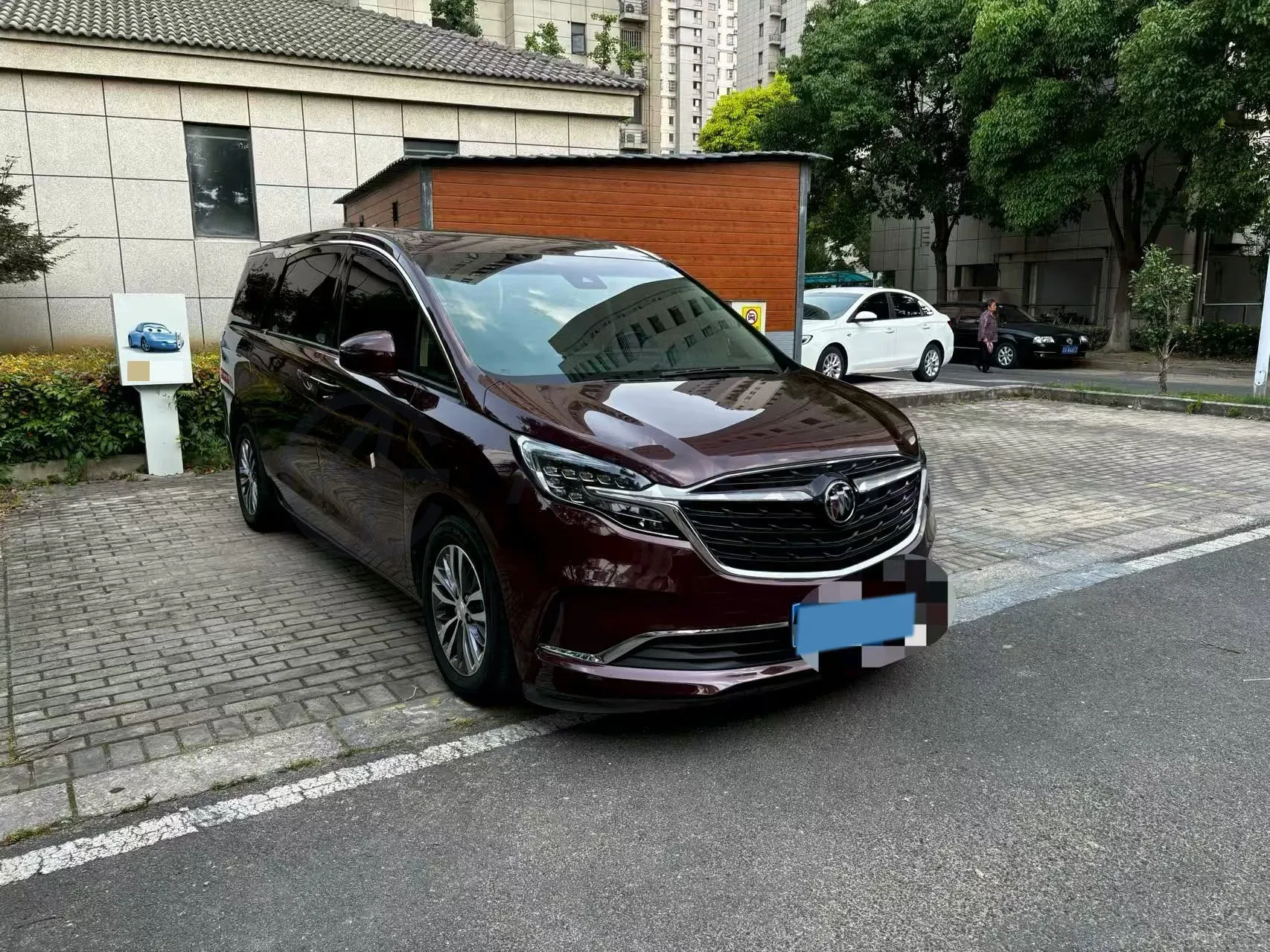 2022 Buick GL8 2.0T 237HP L4 9AT,autocango,china used car exporter,china ev exporter,chinese used car exporter,chinese used ev exporter