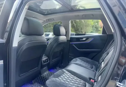 2019 HongQi HS5 2.0T 224HP L4 6AT,autocango,china used car exporter,china ev exporter,chinese used car exporter,chinese used ev exporter