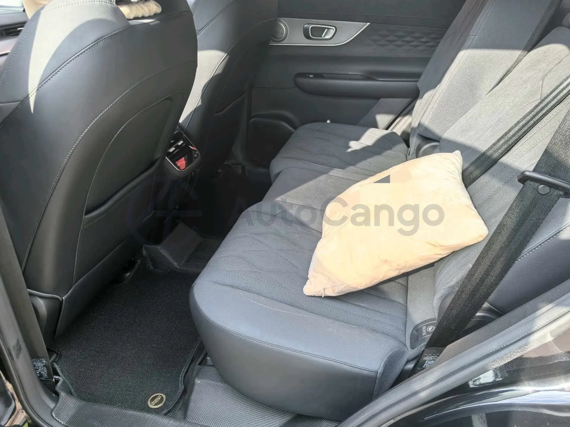 2025 Chery Tiggo 8 Plus 1.6T 197HP L4 7DCT,autocango,china used car exporter,china ev exporter,chinese used car exporter,chinese used ev exporter