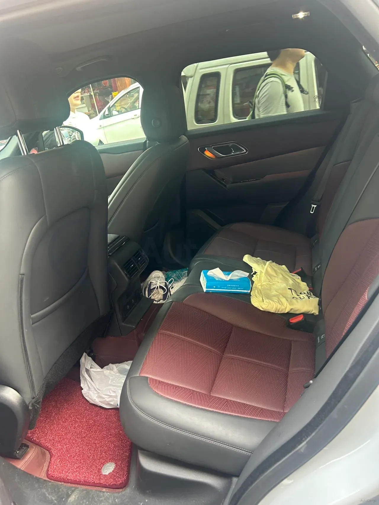 2024 Land Rover Range Rover Velar 2.0T 250HP L4 8AT,autocango,china used car exporter,china ev exporter,chinese used car exporter,chinese used ev exporter