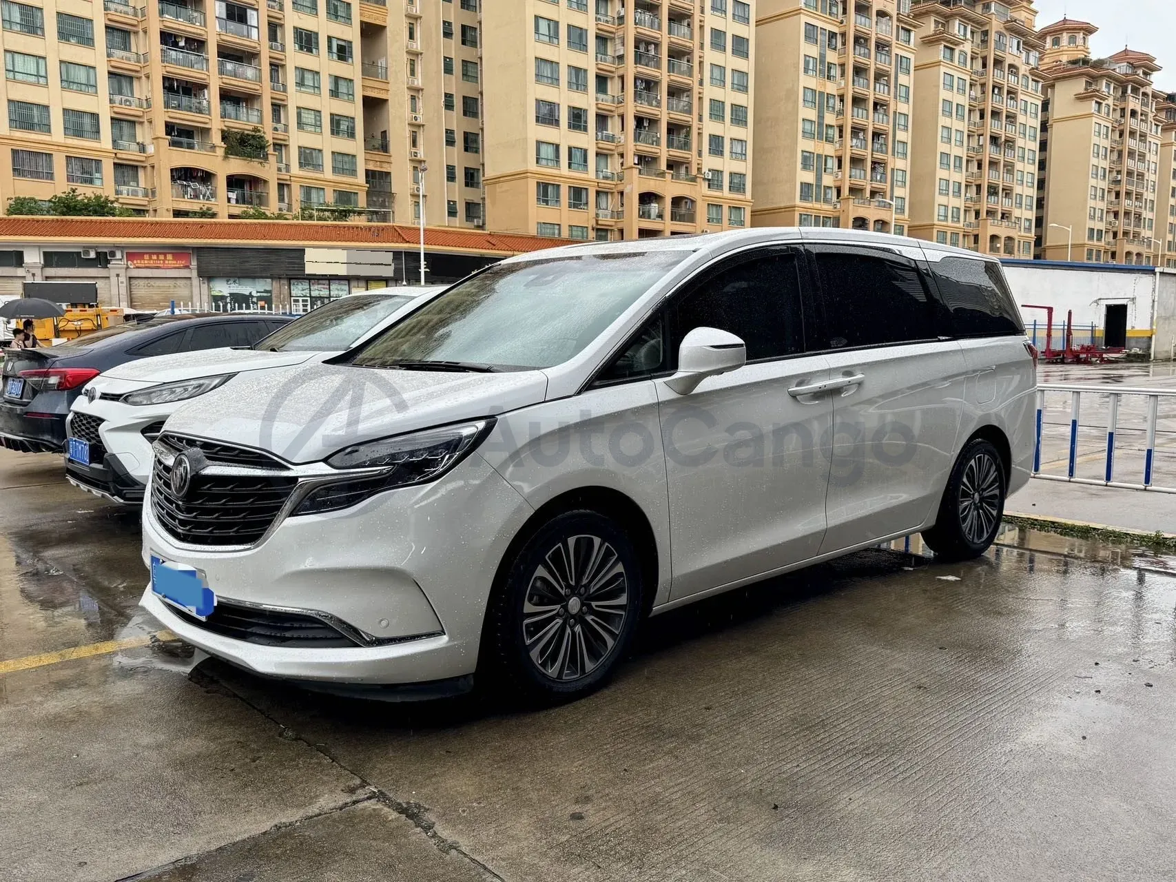 2022 Buick GL8 2.0T 237HP L4 9AT,autocango,china used car exporter,china ev exporter,chinese used car exporter,chinese used ev exporter