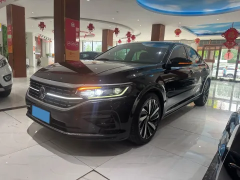 2022 XPENG P7,autocango,china used car exporter,china ev exporter,chinese used car exporter,chinese used ev exporter