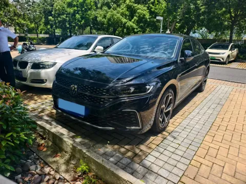 2023 VOLKSWAGEN PASSAT,autocango,china used car exporter,china ev exporter,chinese used car exporter,chinese used ev exporter