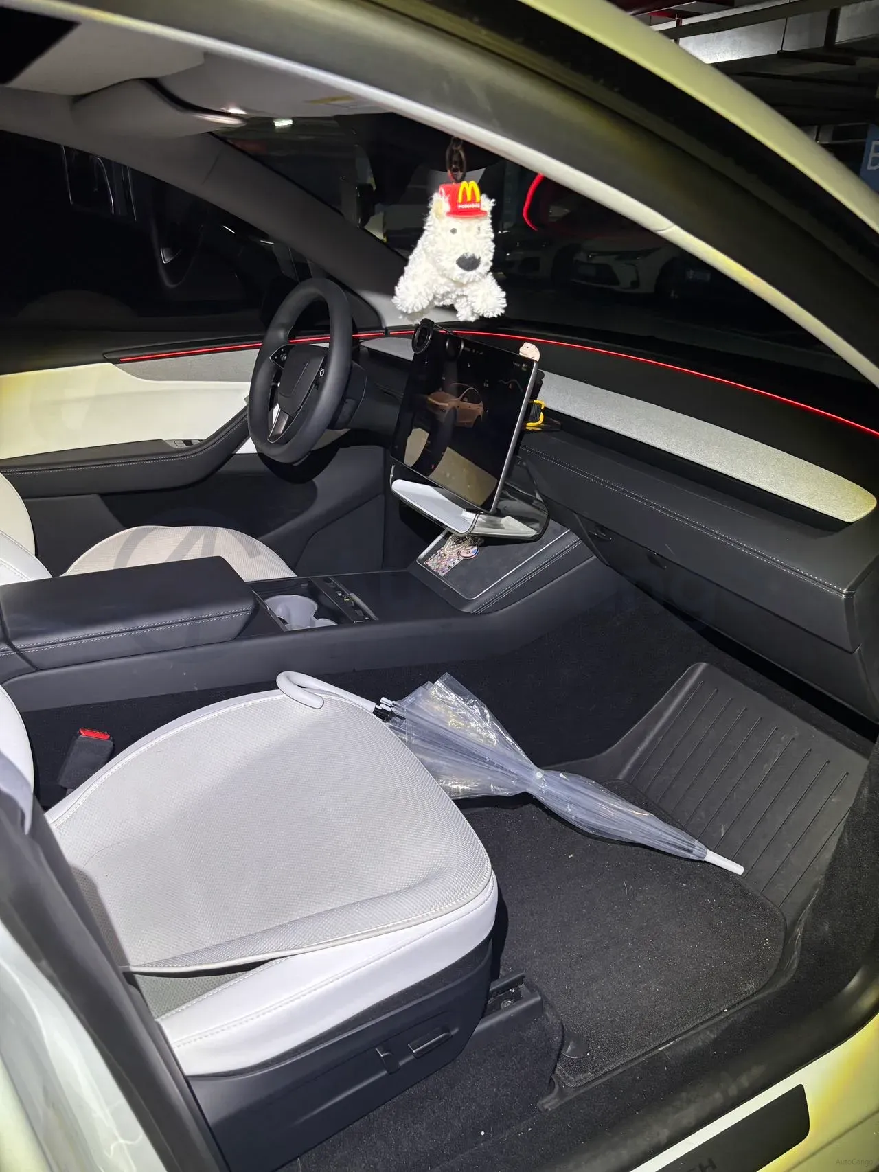 2025 Tesla Model Y BEV 78.4KWH,autocango,china used car exporter,china ev exporter,chinese used car exporter,chinese used ev exporter