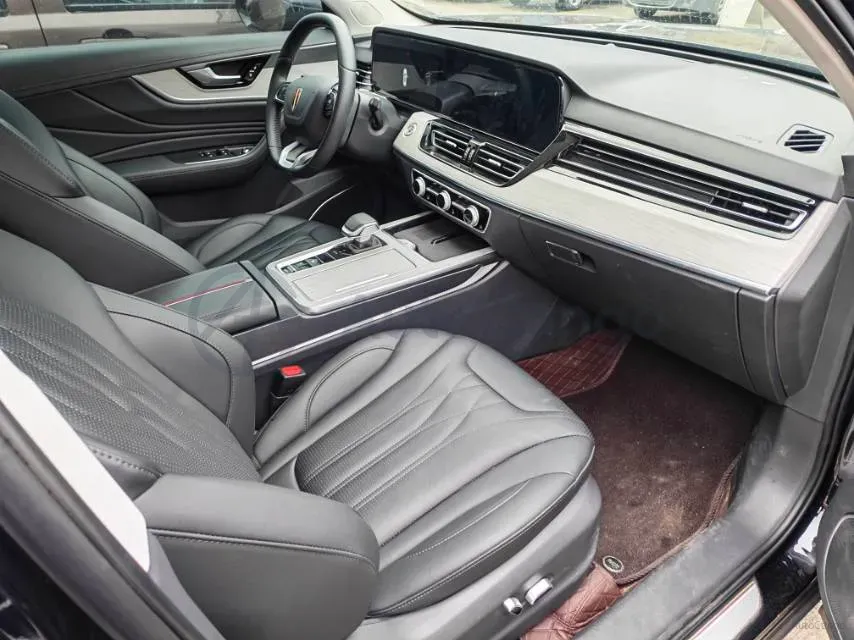 2025 HongQi HS5 2.0T 252HP L4 8AT,autocango,china used car exporter,china ev exporter,chinese used car exporter,chinese used ev exporter