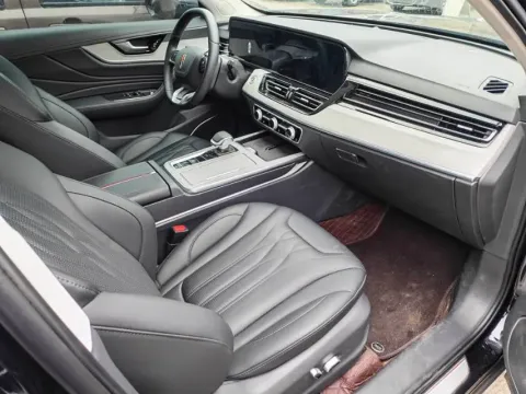 2025 HongQi HS5 2.0T 252HP L4 8AT