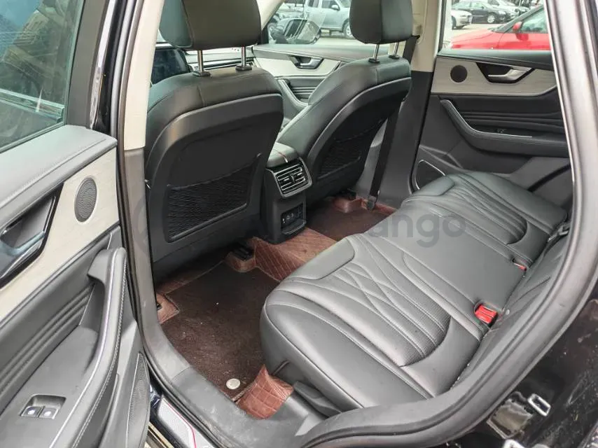 2025 HongQi HS5 2.0T 252HP L4 8AT,autocango,china used car exporter,china ev exporter,chinese used car exporter,chinese used ev exporter