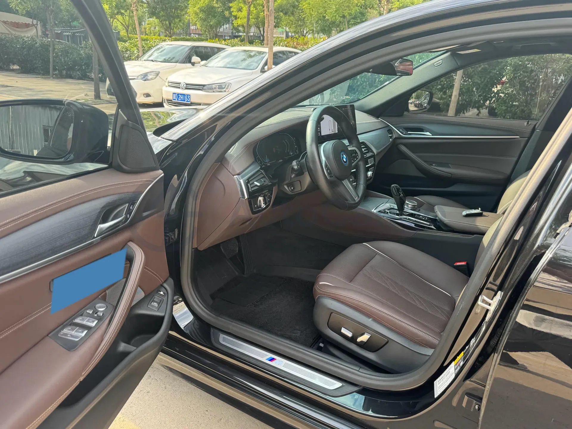 2022 BMW 5 Series 2.0T 184HP L4 8AT PHEV 17.7KWH,autocango,china used car exporter,china ev exporter,chinese used car exporter,chinese used ev exporter