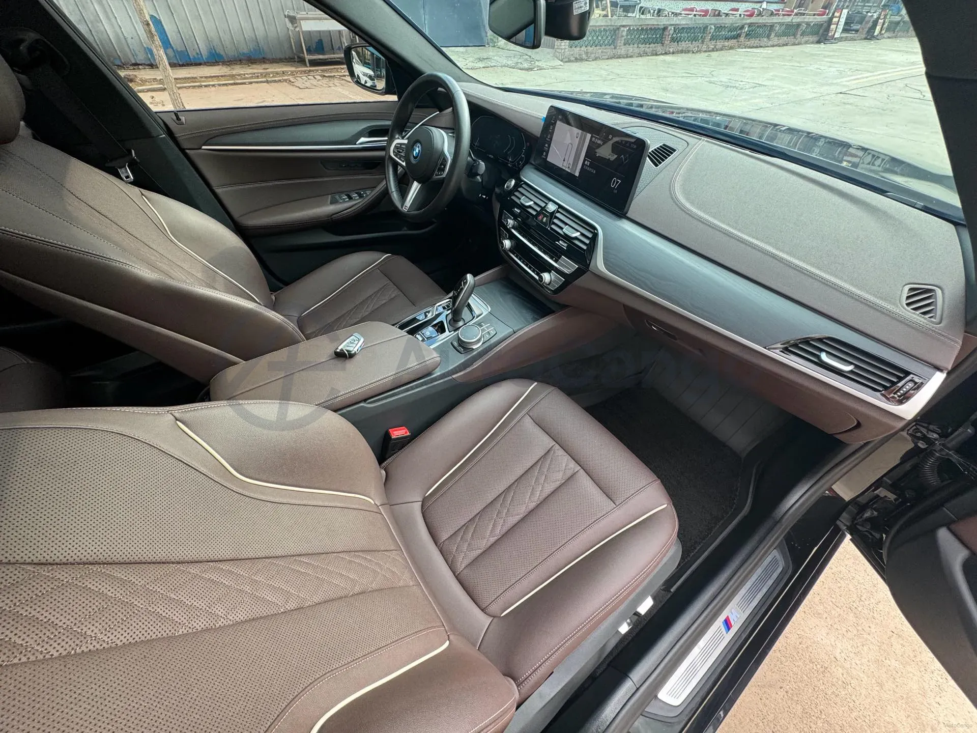 2022 BMW 5 Series 2.0T 184HP L4 8AT PHEV 17.7KWH,autocango,china used car exporter,china ev exporter,chinese used car exporter,chinese used ev exporter