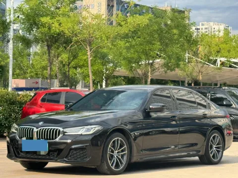 2022 BMW 5 Series 2.0T 184HP L4 8AT PHEV 17.7KWH,autocango,china used car exporter,china ev exporter,chinese used car exporter,chinese used ev exporter