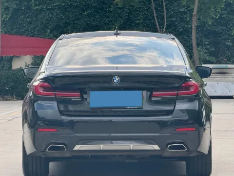 2022 BMW 5 Series 2.0T 184HP L4 8AT PHEV 17.7KWH