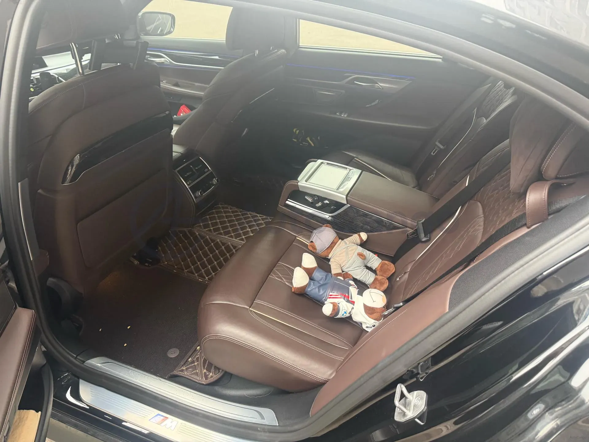 2021 BMW 7 Series 2.0T 265HP L4 8AT,autocango,china used car exporter,china ev exporter,chinese used car exporter,chinese used ev exporter