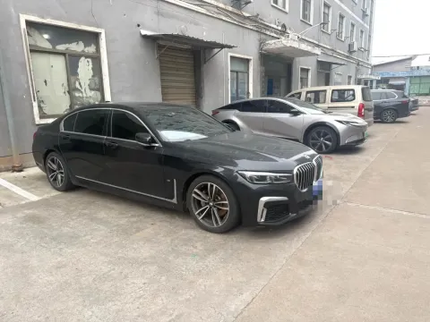2021 BMW 7 Series 2.0T 265HP L4 8AT