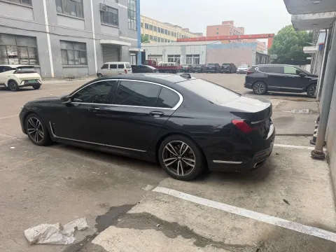 2021 BMW 7 Series 2.0T 265HP L4 8AT