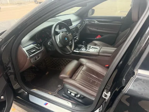 2021 BMW 7 Series 2.0T 265HP L4 8AT