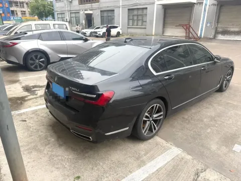 2021 BMW 7 Series 2.0T 265HP L4 8AT