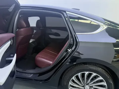 2023 Buick Larcosse 2.0T 237HP L4 9AT