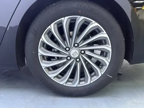 2023 Buick Larcosse 2.0T 237HP L4 9AT