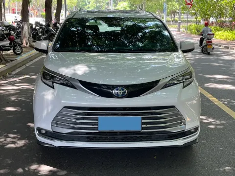2023 Toyota Sienna 2.5L 189HP L4 E-CVT Hybrid,autocango,china used car exporter,china ev exporter,chinese used car exporter,chinese used ev exporter