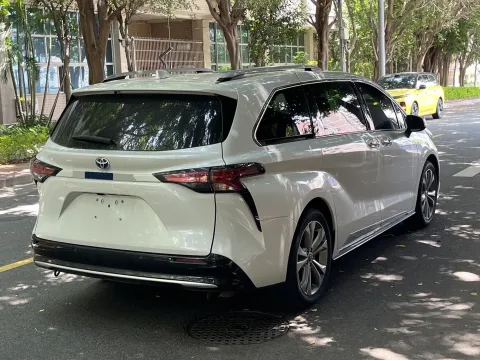 2023 Toyota Sienna 2.5L 189HP L4 E-CVT Hybrid,autocango,china used car exporter,china ev exporter,chinese used car exporter,chinese used ev exporter