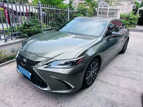 2022 LEXUS ES,autocango,china used car exporter,china ev exporter,chinese used car exporter,chinese used ev exporter