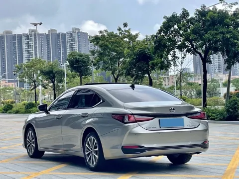 2023 Lexus ES 2.0L 173HP L4 CVT