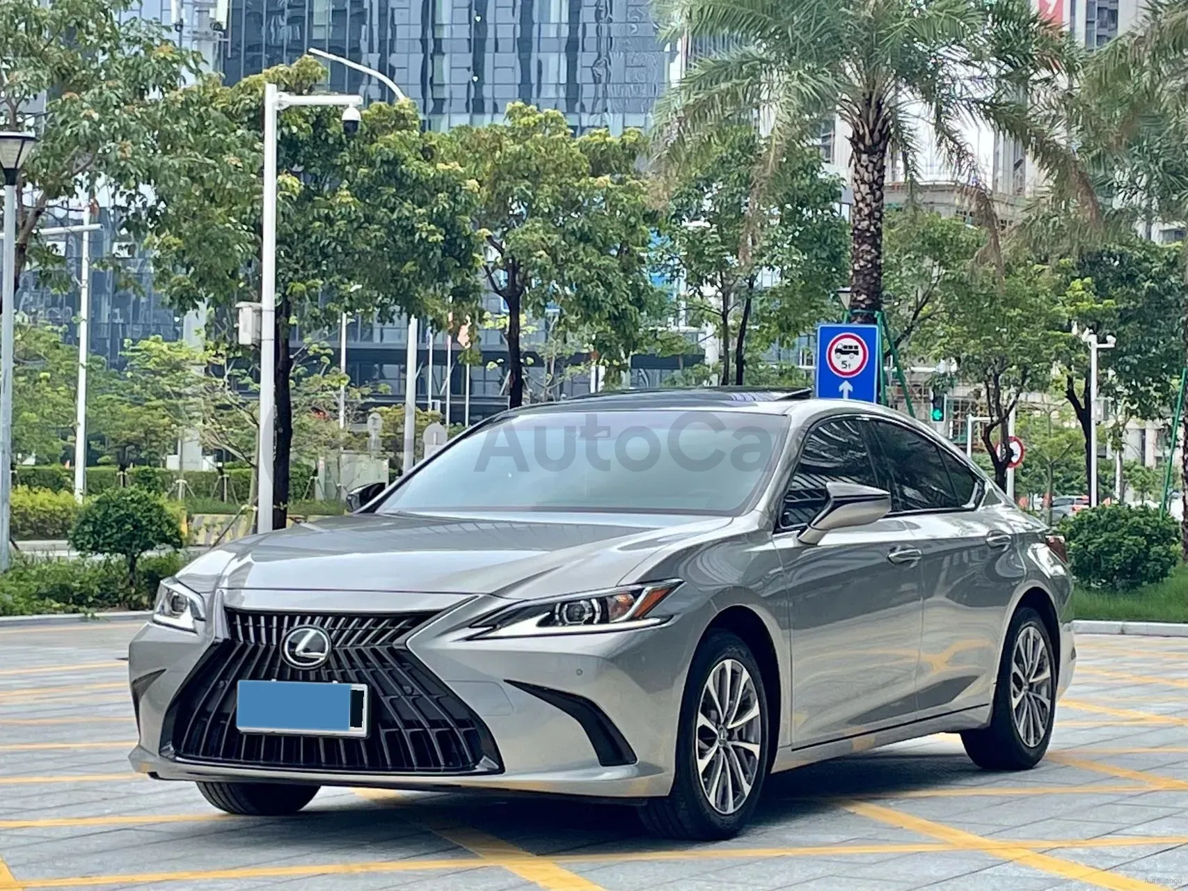 2023 Lexus ES 2.0L 173HP L4 CVT,autocango,china used car exporter,china ev exporter,chinese used car exporter,chinese used ev exporter