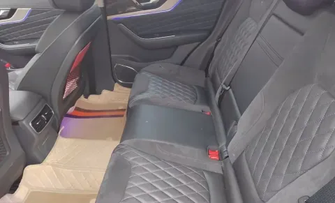 2022 HongQi HS5 2.0T 224HP L4 6AT