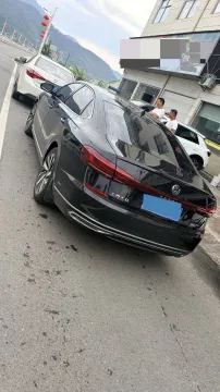 2024 Volkswagen Passat 2.0T 220HP L4 7DCT,autocango,china used car exporter,china ev exporter,chinese used car exporter,chinese used ev exporter