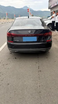 2024 Volkswagen Passat 2.0T 220HP L4 7DCT