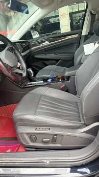 2024 Volkswagen Passat 2.0T 220HP L4 7DCT
