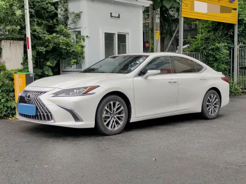 2021 LEXUS ES,autocango,china used car exporter,china ev exporter,chinese used car exporter,chinese used ev exporter