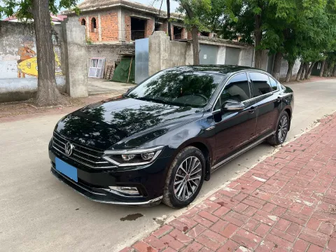 2020 Volkswagen Magotan 2.0T 220HP L4 7DCT,autocango,china used car exporter,china ev exporter,chinese used car exporter,chinese used ev exporter
