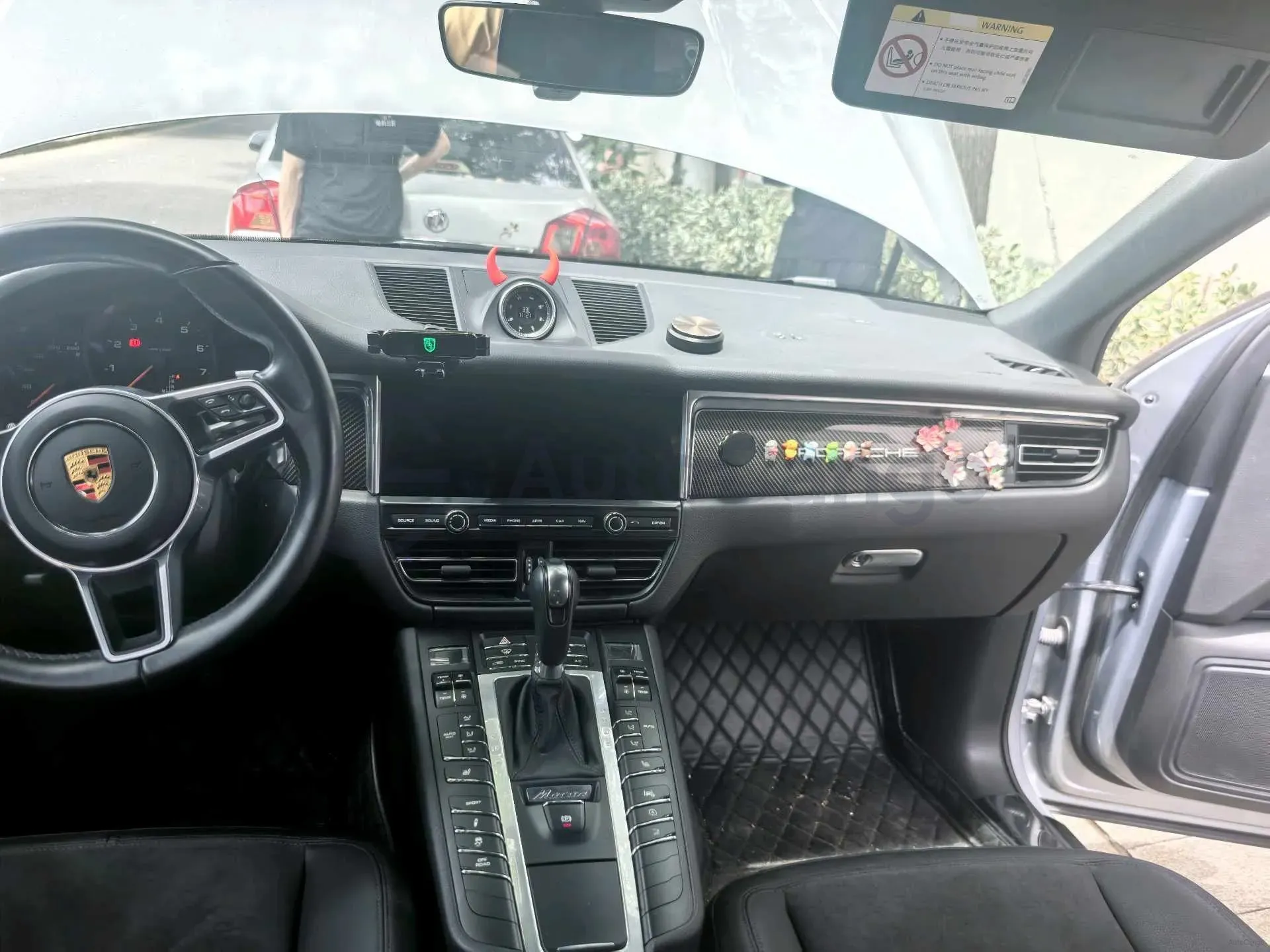 2021 Porsche Macan 2.0T 252HP L4 7DCT,autocango,china used car exporter,china ev exporter,chinese used car exporter,chinese used ev exporter
