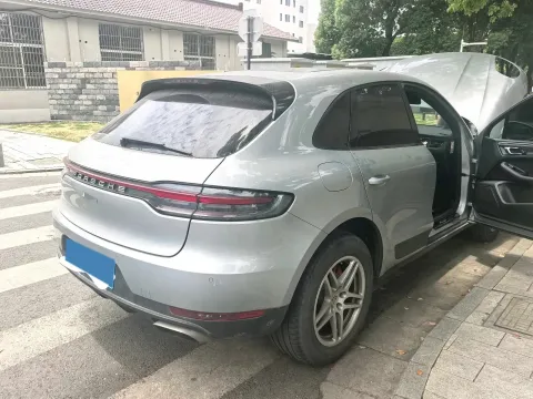 2021 Porsche Macan 2.0T 252HP L4 7DCT